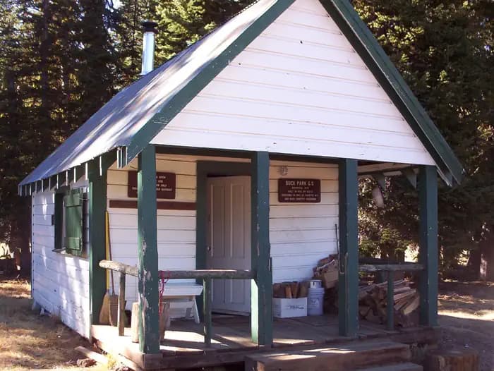 BUCK PARK CABIN